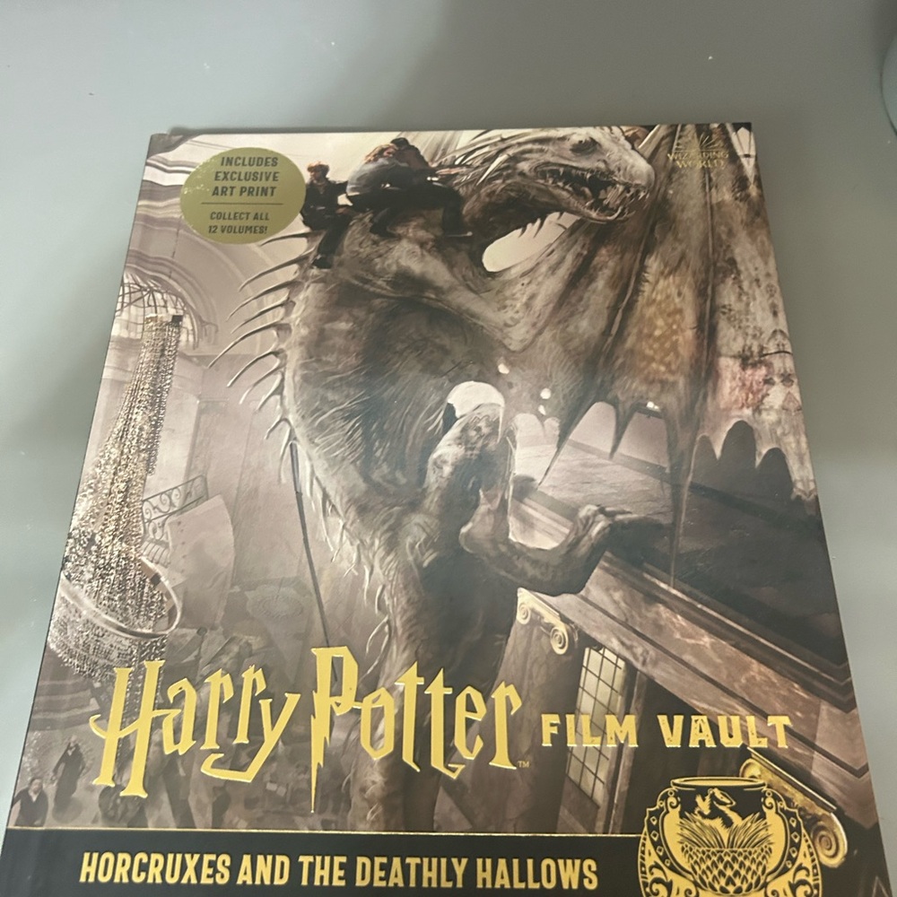 Harry Potter Film Vault Book - Horcruxes and the Deathly Hallows